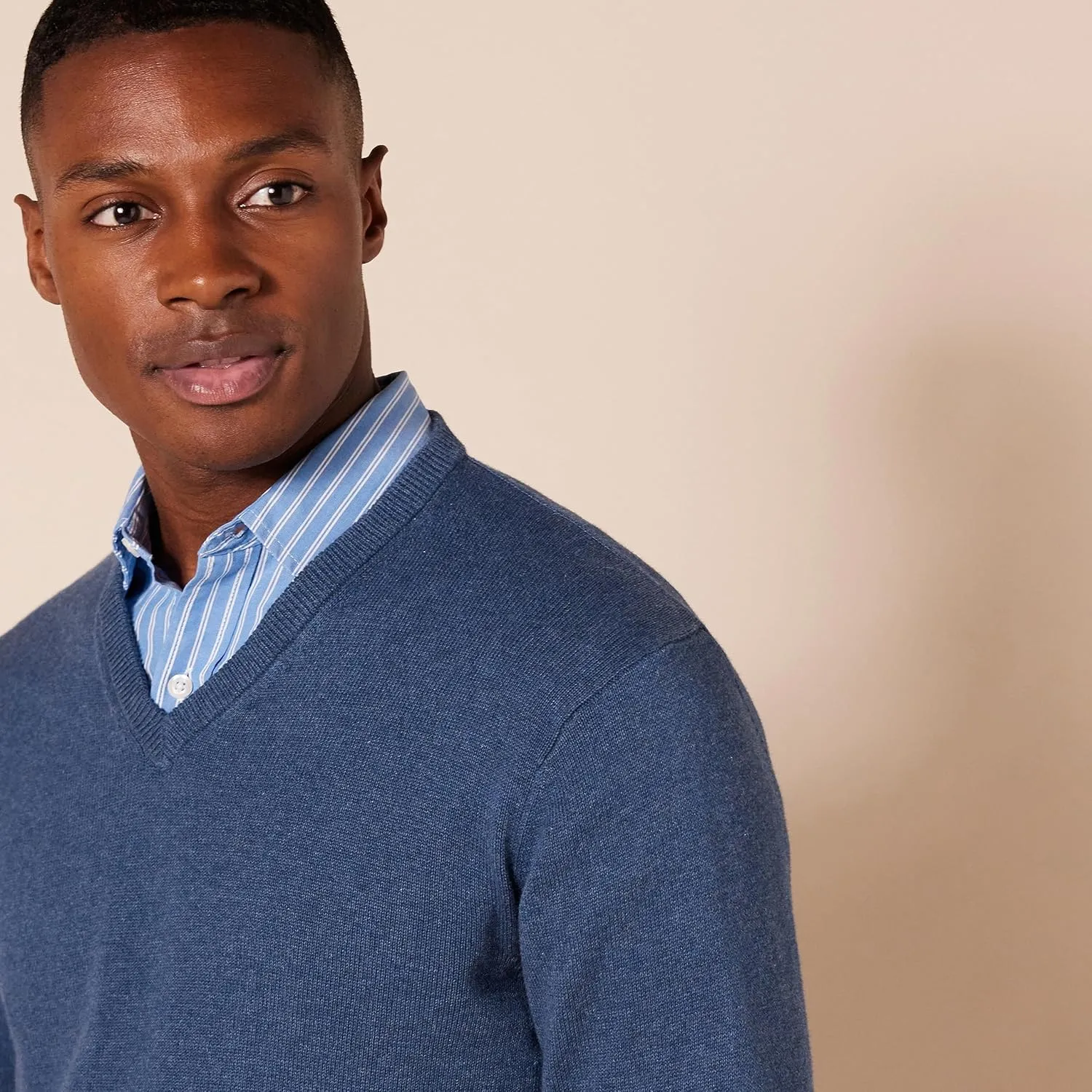 Amazon Essentials Men's V-Neck Sweater (Available in Big & Tall)